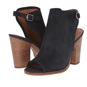 ✨Lucky Brand Lisza leather bootie✨